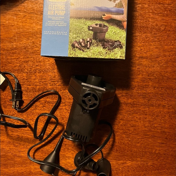 EUC Greatland 129-volt AC Electric Air Pump (KC) - Picture 3 of 4